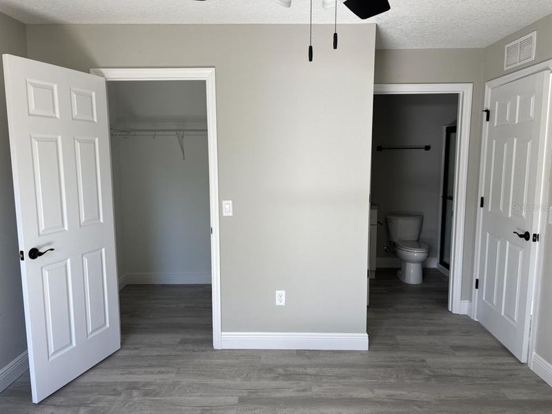Spacious, unfurnished interior of a new home in , Citrus Springs (Image 21).