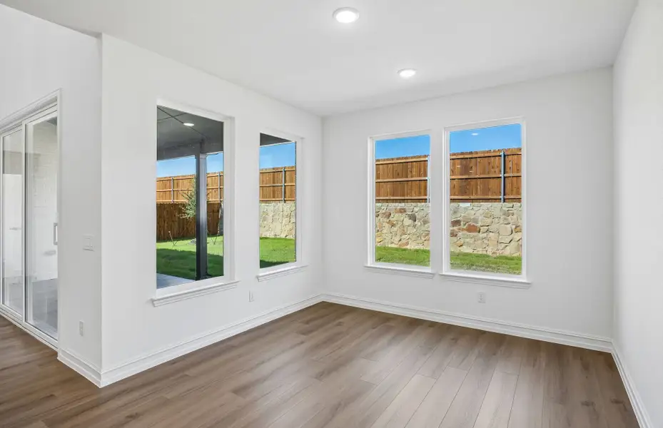 Spacious, unfurnished interior of a new home in Wellington, Fort Worth (Image 24).
