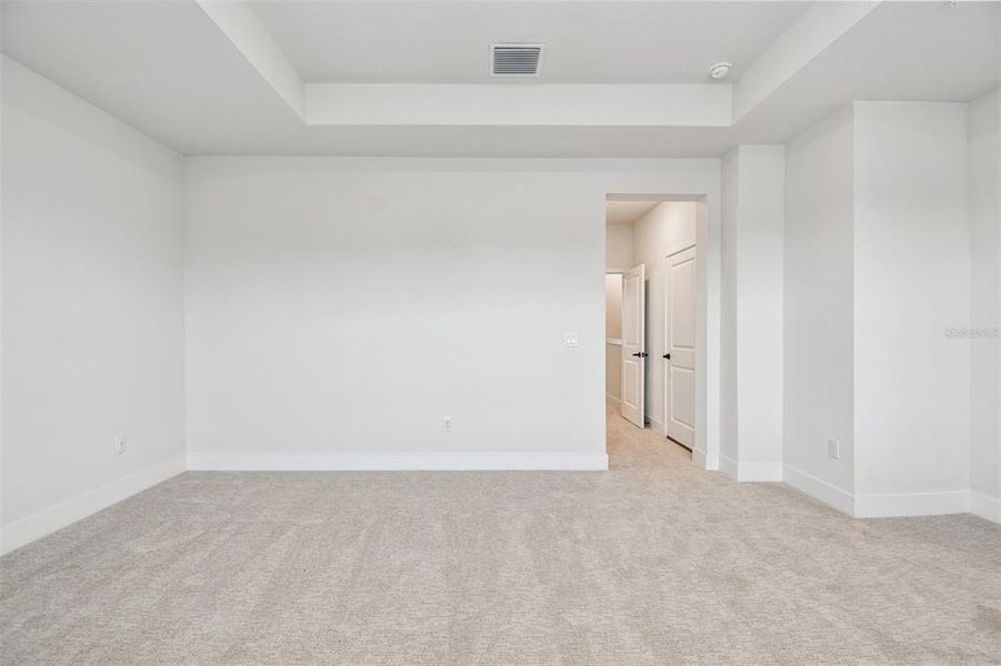 Spacious, unfurnished interior of a new home in Towns at Union, St. Petersburg (Image 33). Spacious, unfurnished interior of a new home in Towns at Union, St. Petersburg (Image 33).