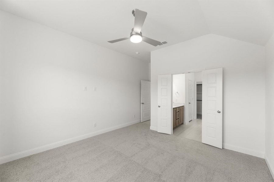 Representative unfurnished interior of a home built from the Trenton by Pacesetter Homes in Keeneland, Aubrey (Image 34).