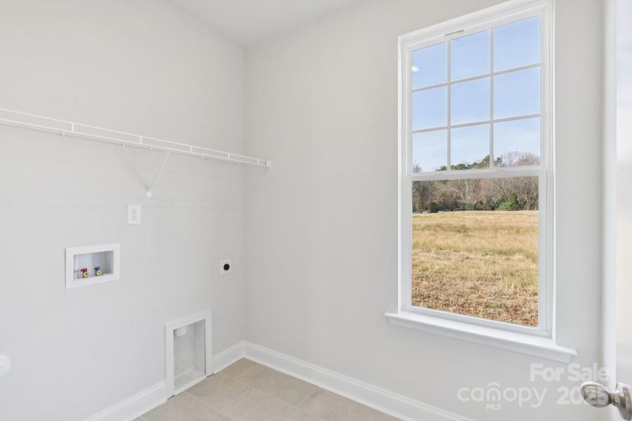 Spacious, unfurnished interior of a new home in Edgewood Preserve, Huntersville (Image 31). Spacious, unfurnished interior of a new home in Edgewood Preserve, Huntersville (Image 31).