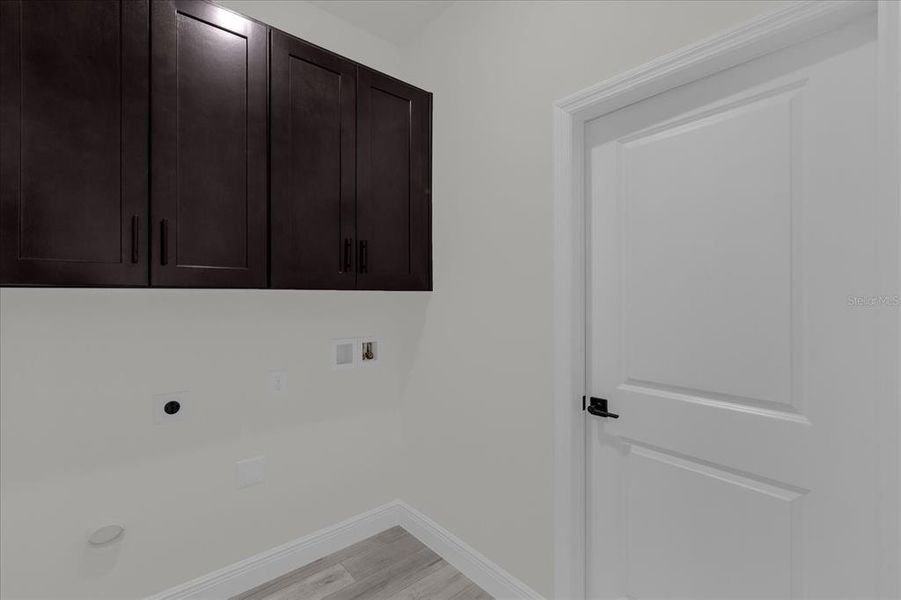Spacious, unfurnished interior of a new home in , Citrus Springs (Image 27).