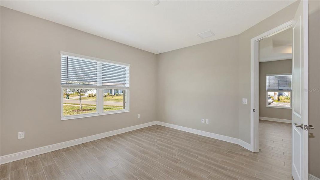 Spacious, unfurnished interior of a new home in , Venice (Image 36).