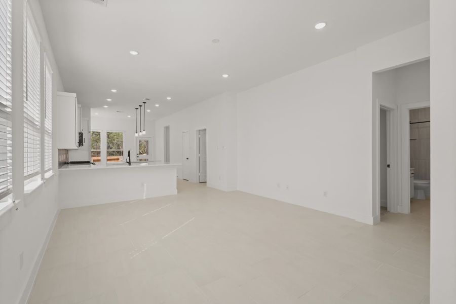 Representative unfurnished interior of a home built from the Toronto by Chesmar Homes in Stillwater Ranch, San Antonio (Image 5).