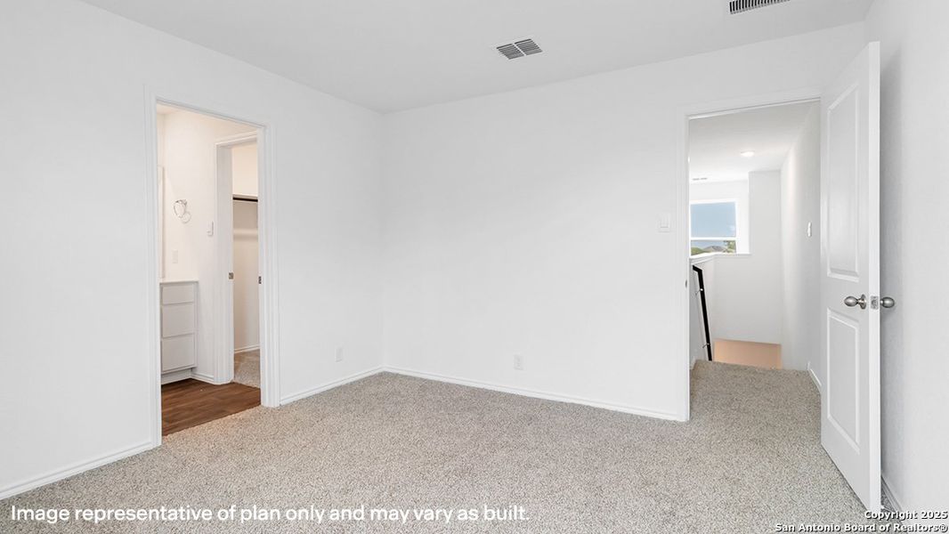Spacious, unfurnished interior of a new home in Blue Ridge Ranch, San Antonio (Image 19).