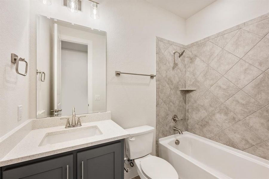 Furnished interior view inside a new home in Ridgepoint, Midlothian (Image 11).