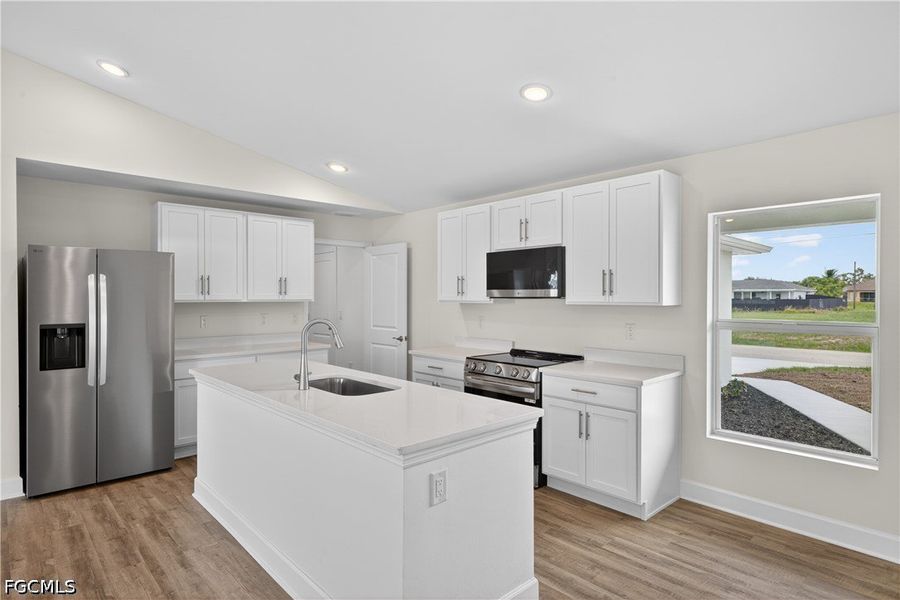 Furnished interior view inside a new home in Cape Coral, Cape Coral (Image 7).