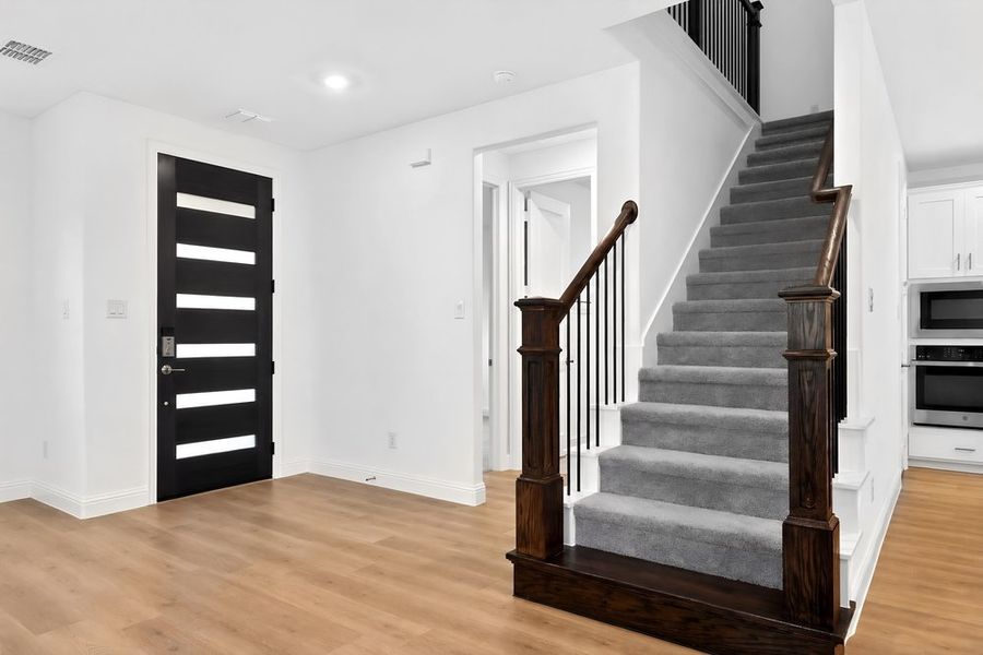 Spacious, unfurnished interior of a new home in Cross Creek Meadows, Celina (Image 28).