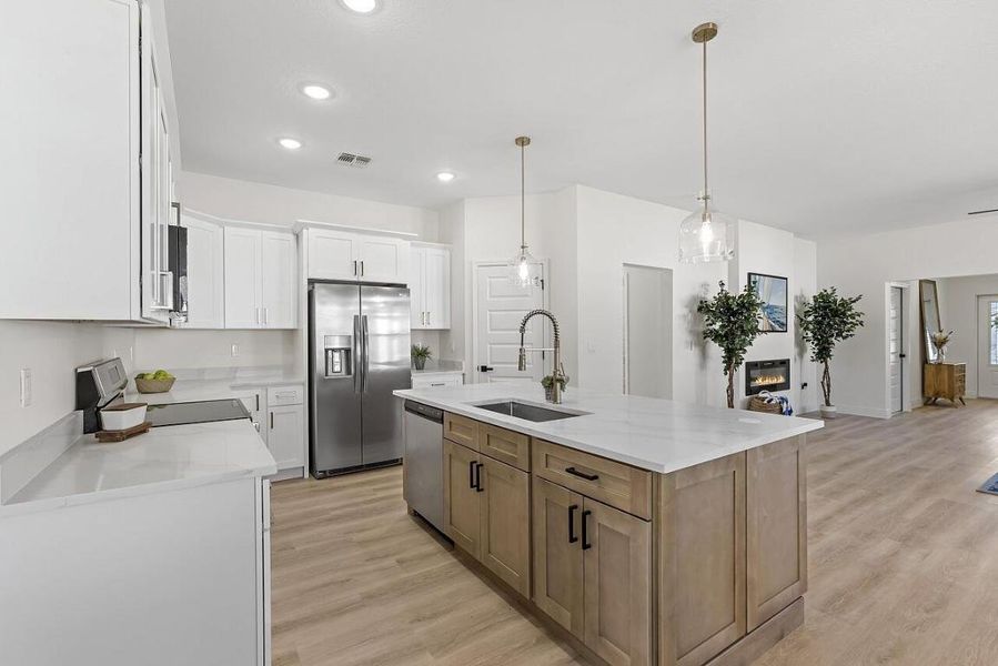 8836-97th-Ct-HigMedia-023-1280