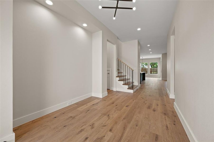Spacious, unfurnished interior of a new home in , Richardson (Image 27).