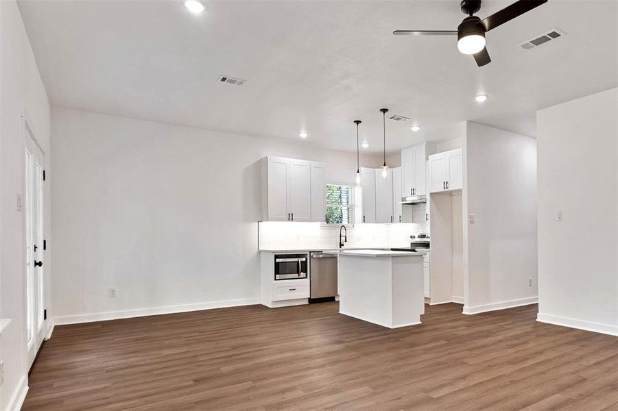 Spacious, unfurnished interior of a new home in , Payne Springs (Image 37). Spacious, unfurnished interior of a new home in , Payne Springs (Image 37).