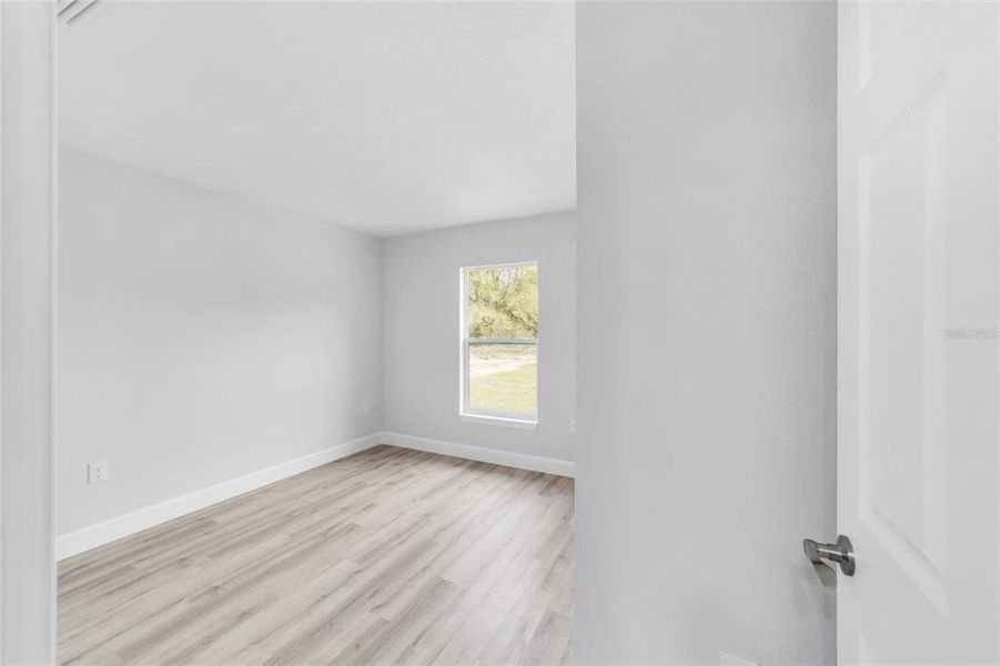 Spacious, unfurnished interior of a new home in , Dunnellon (Image 19).