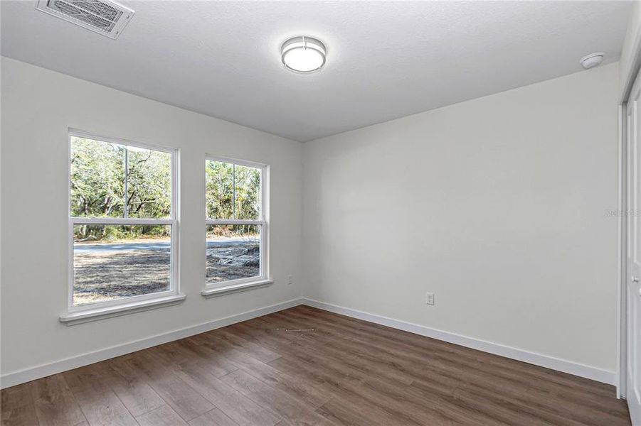 Spacious, unfurnished interior of a new home in , Dunnellon (Image 37).