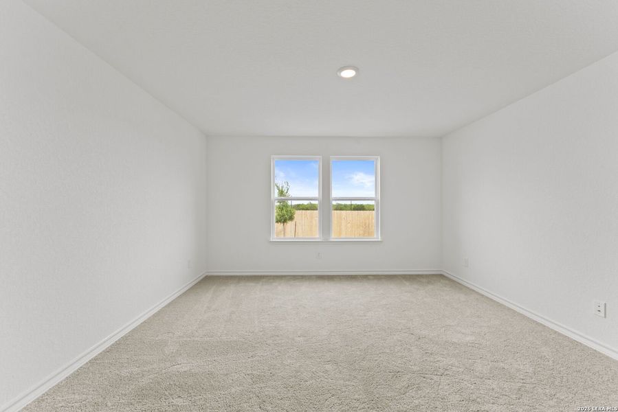 Spacious, unfurnished interior of a new home in Dove Song, Marion (Image 26).