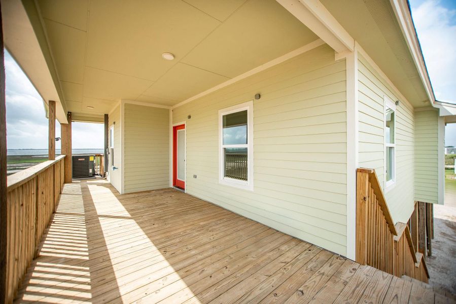 Exterior details and patio area of a home in , Port Lavaca (Image 18).