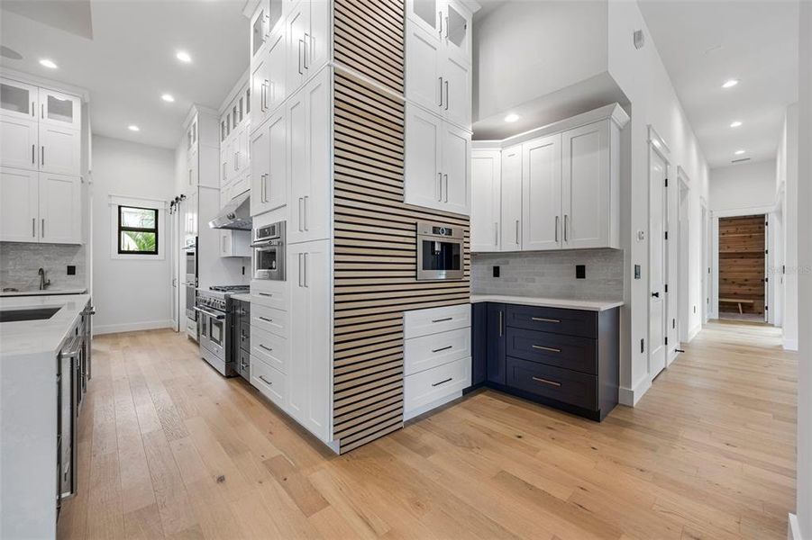 Furnished interior view inside a new home in , Tampa (Image 32).