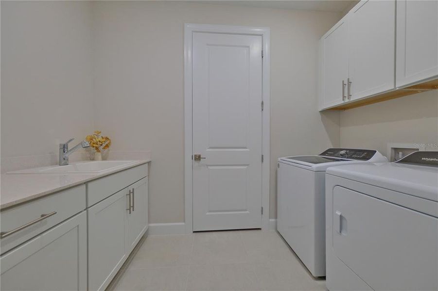 Furnished interior view inside a new home in , Bradenton (Image 43). Furnished interior view inside a new home in , Bradenton (Image 43).