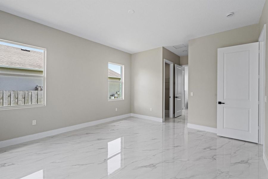 Spacious, unfurnished interior of a new home in , Port St. Lucie (Image 25).