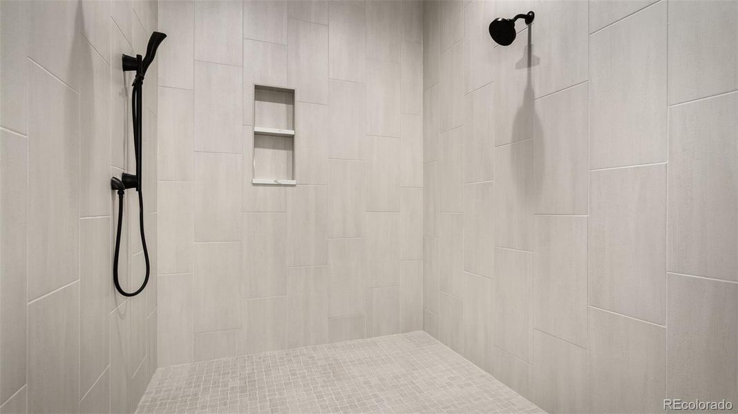 Spacious, unfurnished interior of a new home in Pelican Shores at Water Valley, Windsor (Image 11).