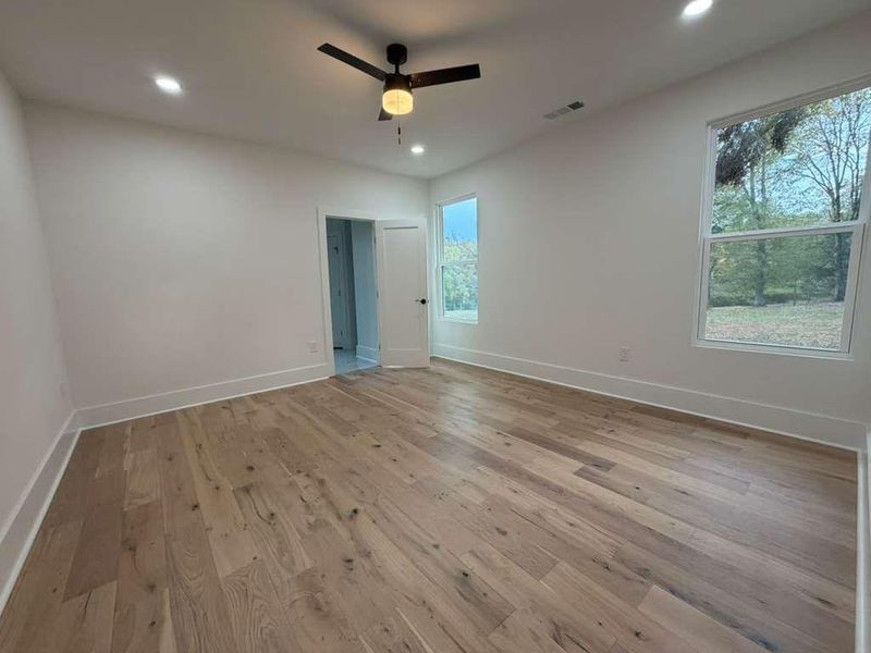 Spacious, unfurnished interior of a new home in , Monroe (Image 10).