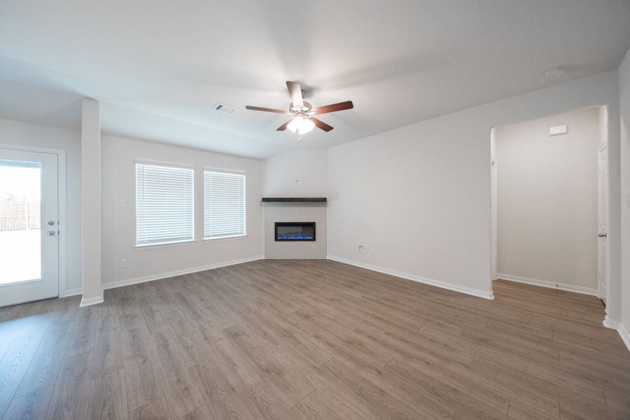Spacious, unfurnished interior of a new home in Wildcat Ranch, Crandall (Image 20).