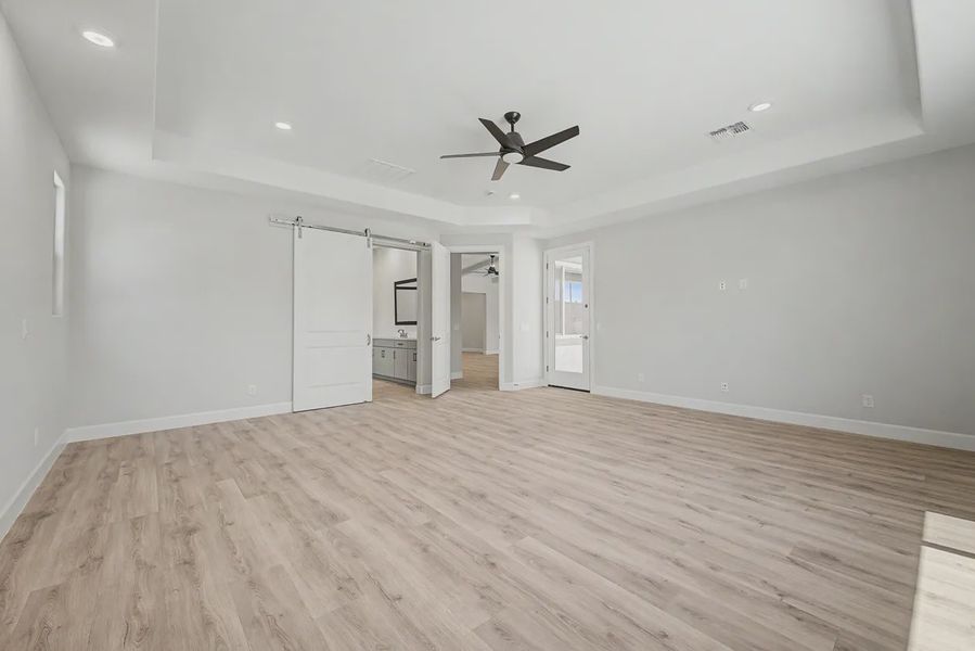 Spacious, unfurnished interior of a new home in Bellero Estates, Queen Creek (Image 23). Spacious, unfurnished interior of a new home in Bellero Estates, Queen Creek (Image 23).