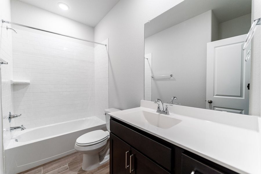 Furnished interior view inside a new home in Canterra Creek, Rosharon (Image 9).