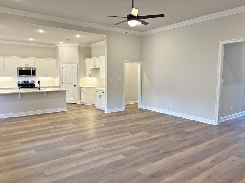 Spacious, unfurnished interior of a new home in Houston Place, Crestview (Image 15).