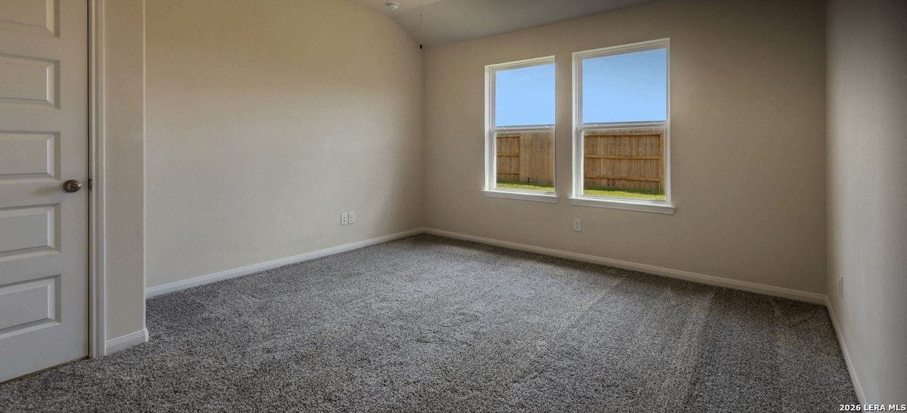 Spacious, unfurnished interior of a new home in Remington Ranch, San Antonio (Image 5).