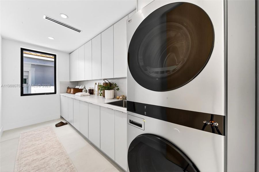 Furnished interior view inside a new home in , Miami (Image 19).