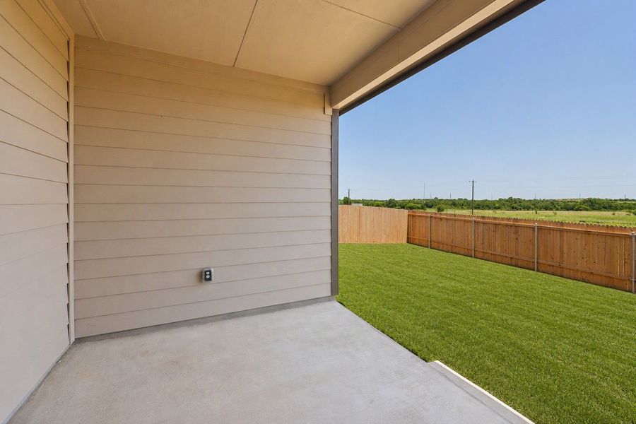 Exterior details and patio area of a home in County View, Temple (Image 3).