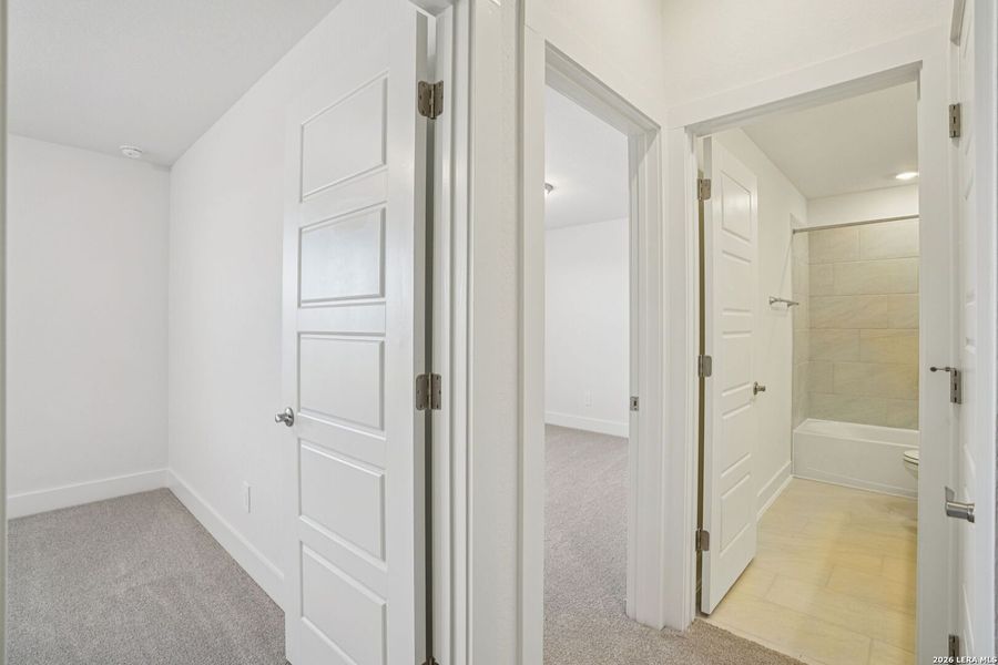 Spacious, unfurnished interior of a new home in Carmel Ranch, Schertz (Image 40).