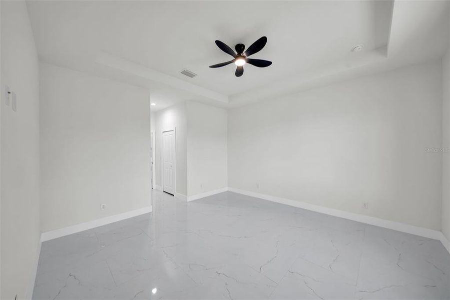 Spacious, unfurnished interior of a new home in , Port Charlotte (Image 31).