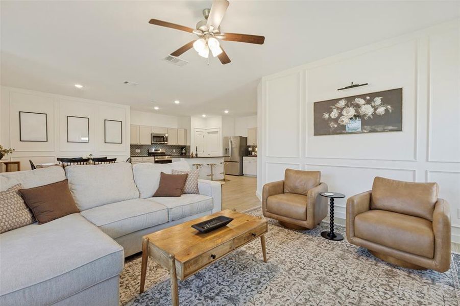 Furnished interior view inside a new home in Walden Pond, Forney (Image 10). Furnished interior view inside a new home in Walden Pond, Forney (Image 10).