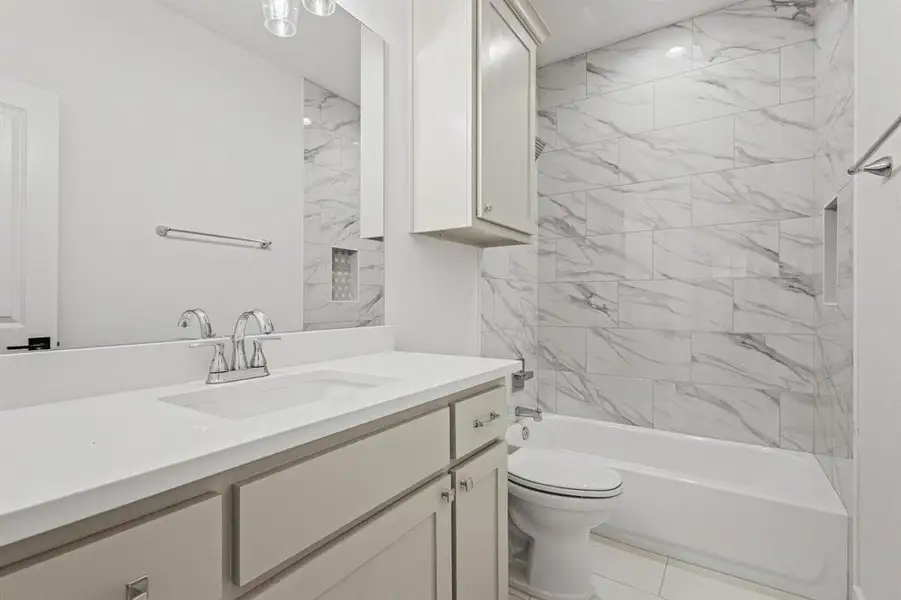 Furnished interior view inside a new home in , Denison (Image 7).