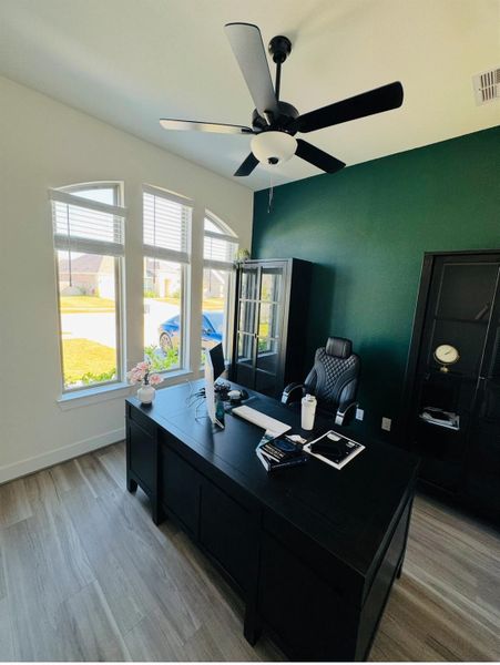 Furnished interior view inside a new home in Coastal Point, League City (Image 10).