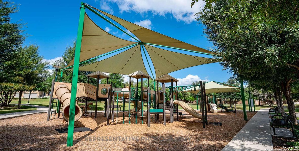 Community amenities in Weston Oaks, San Antonio (Image 35).