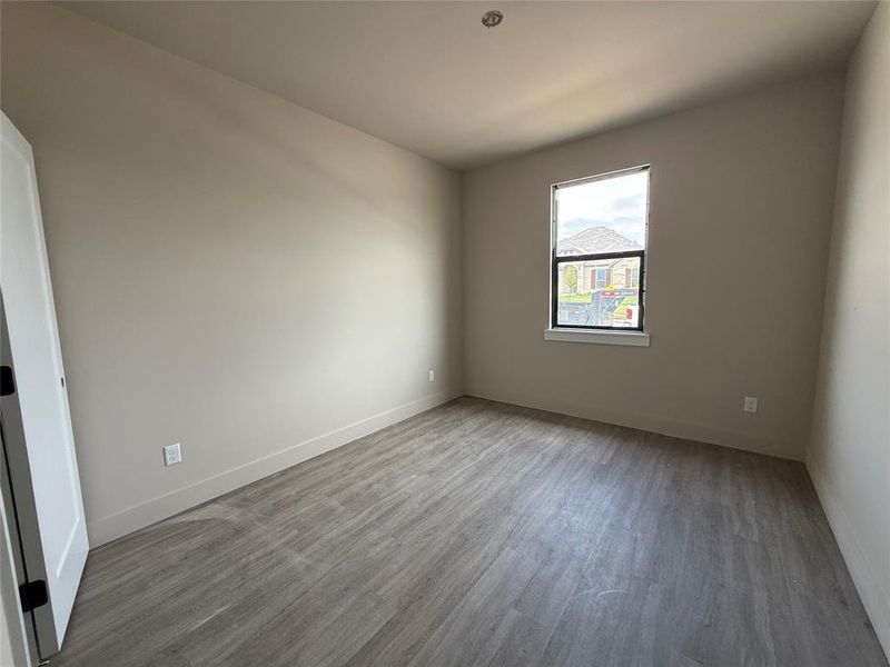 Spacious, unfurnished interior of a new home in Stillwater Lake Estates, Godley (Image 4).