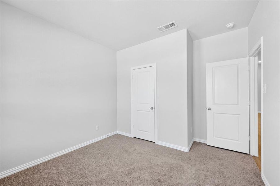 Spacious, unfurnished interior of a new home in Tarrytown, Crowley (Image 26).