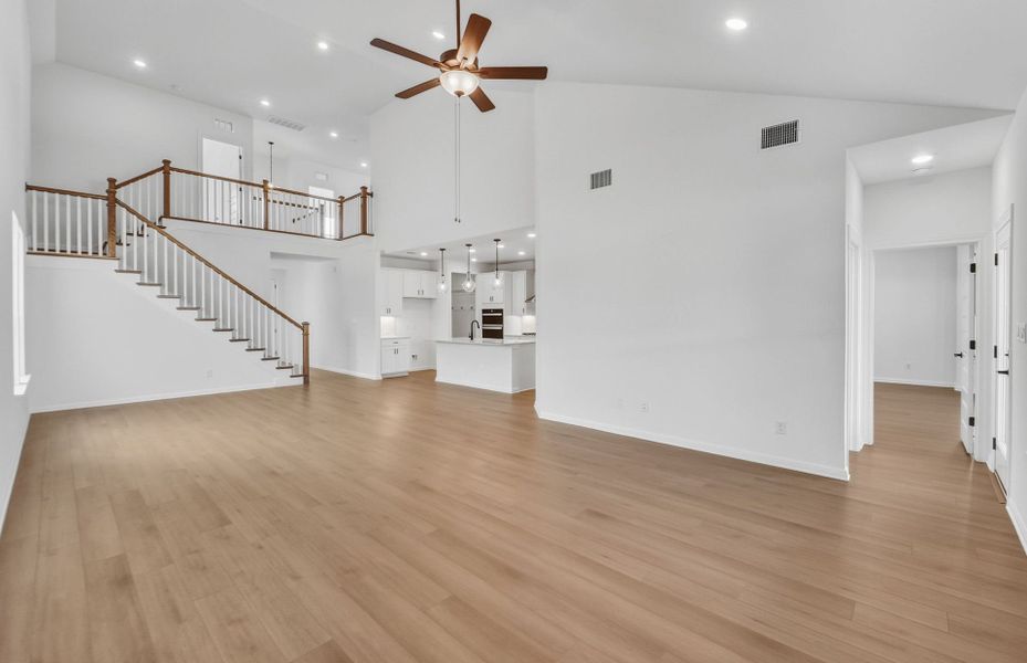 Spacious, unfurnished interior of a new home in Bluffview Reserve, Leander (Image 47).