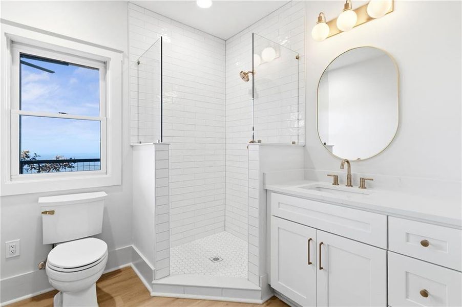 Furnished interior view inside a new home in , Jasper (Image 9).