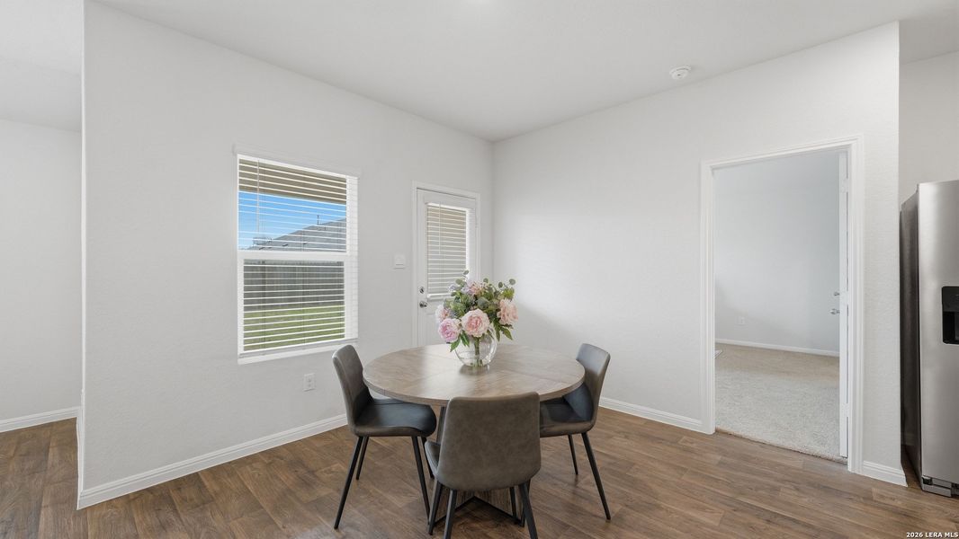 Furnished interior view inside a new home in Heather Glen, New Braunfels (Image 8).