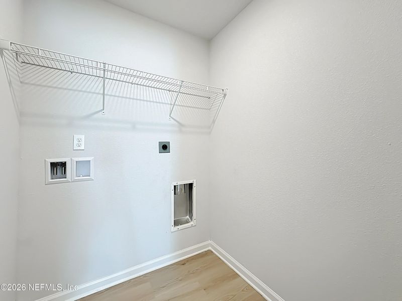 Spacious, unfurnished interior of a new home in , Jacksonville (Image 25).