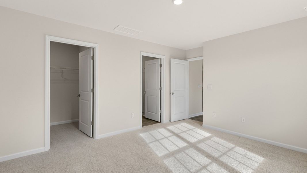 Representative unfurnished interior of a home built from the Freeport by D.R. Horton in Blair Ridge, La Grange (Image 10).