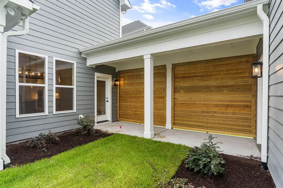 Representative exterior details of a home built from the The Berkley by RobuckHomes in East & Mason, Wilmington (Image 3).