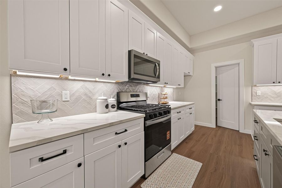 Furnished interior view inside a new home in , Deer Park (Image 4).