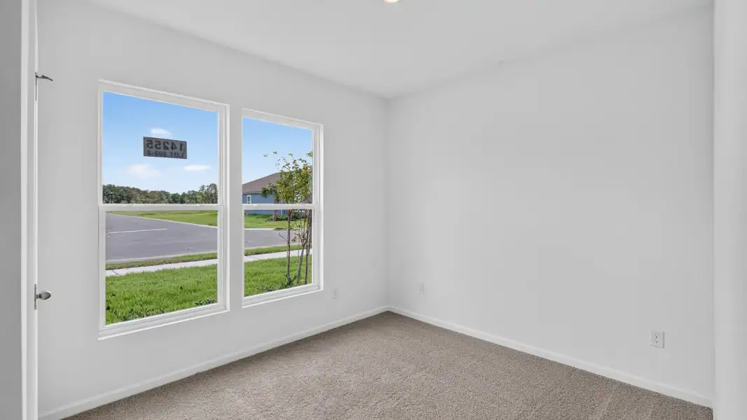 Spacious, unfurnished interior of a new home in Bridle Creek, Jacksonville (Image 14).