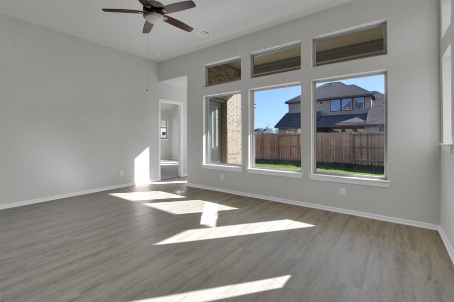 Spacious, unfurnished interior of a new home in Canterra Creek 60', Rosharon (Image 19). Spacious, unfurnished interior of a new home in Canterra Creek 60', Rosharon (Image 19).