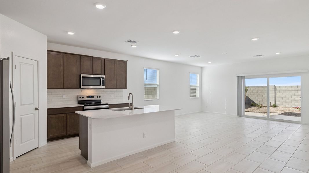Furnished interior view inside a new home in Copper Falls, Buckeye (Image 4).