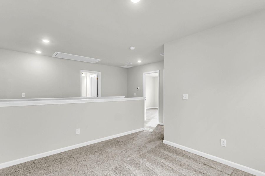 Spacious, unfurnished interior of a new home in Wildcat Chase, Summerville (Image 19).